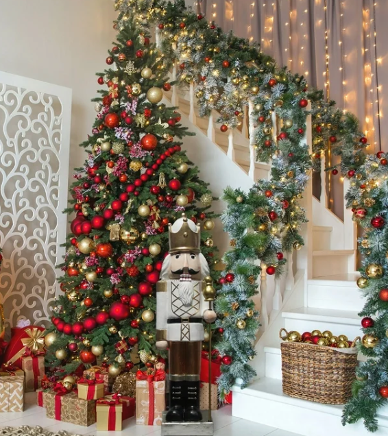 Holiday Flowers/Decor